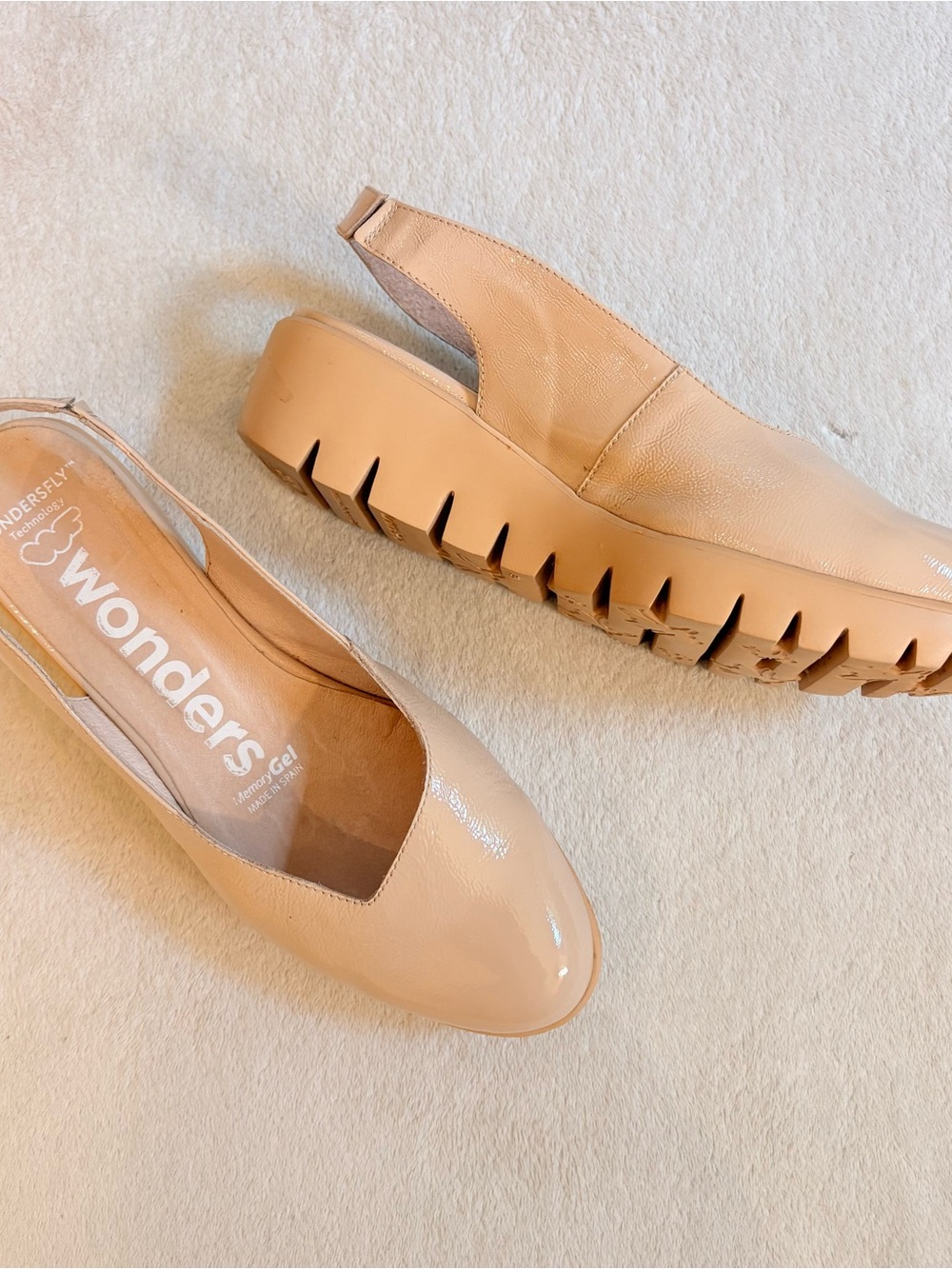Wonders Women's Patent Beige Slingback Wedge Flex Sole Pumps Sz 39